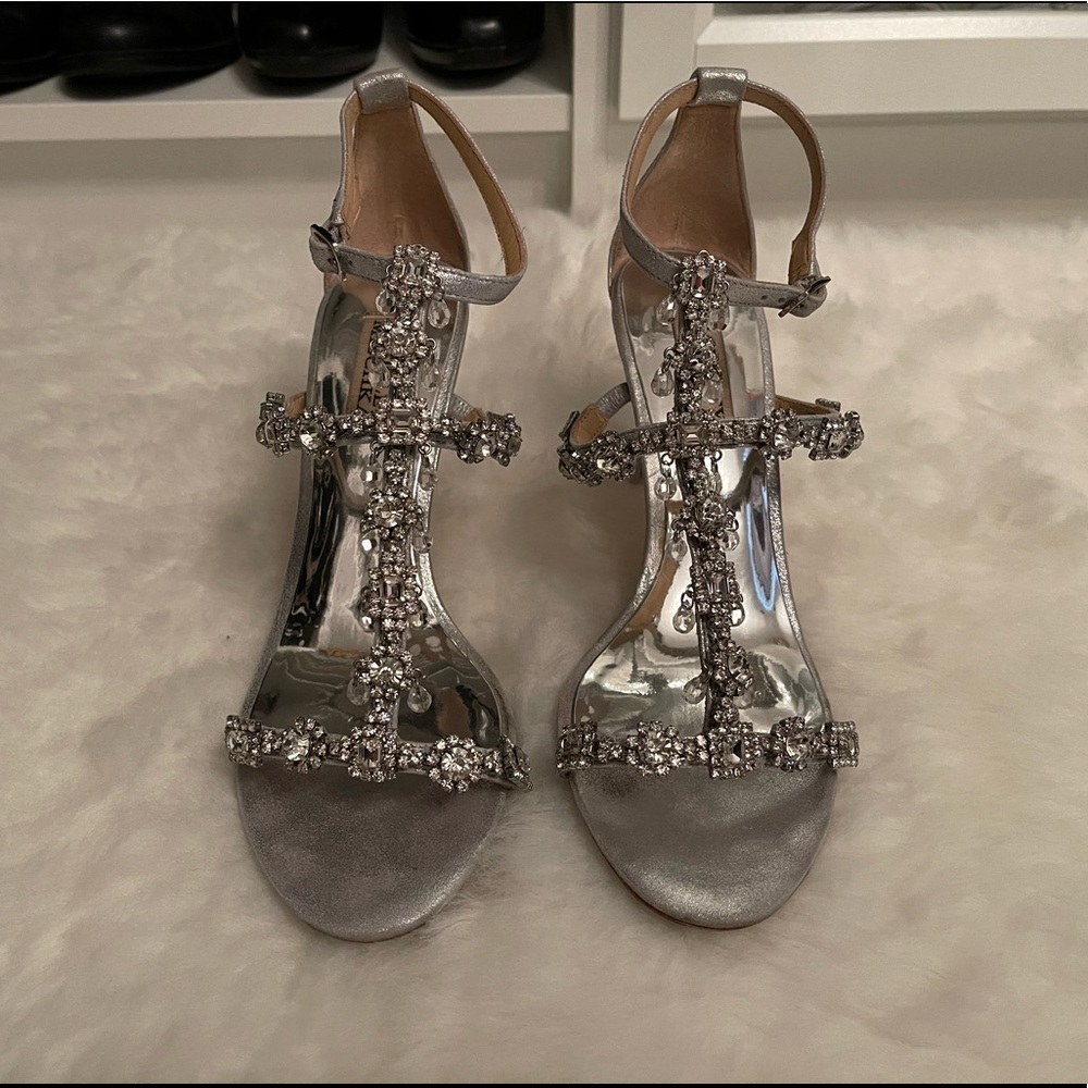 EUC Silver ‘Cascade’ Heeled Sandals by Badgley Mischka - Picture 1 of 11